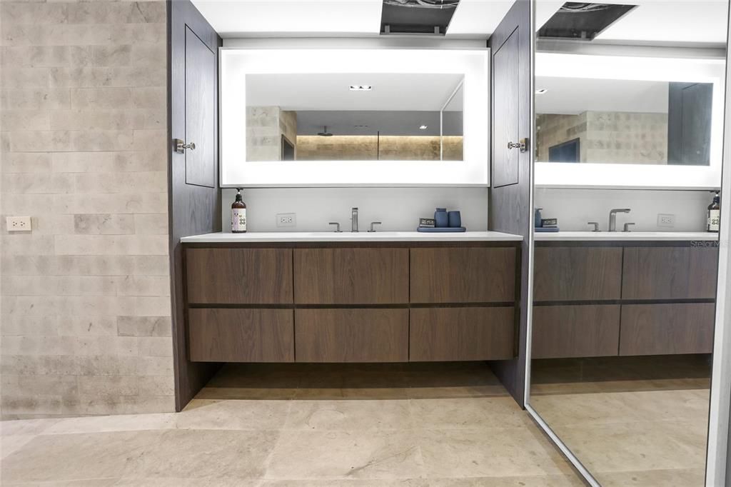 На продажу: $1,450,000 (3 спален, 2 ванн, 2101 Квадратных фут)