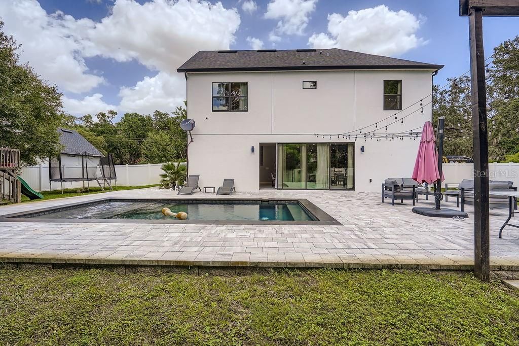Activo con contrato: $799,990 (4 camas, 3 baños, 2469 Pies cuadrados)