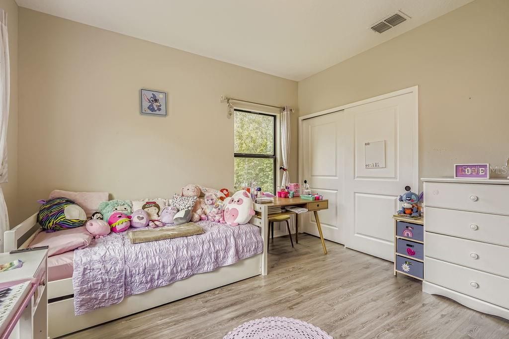 En Venta: $824,990 (4 camas, 3 baños, 2469 Pies cuadrados)