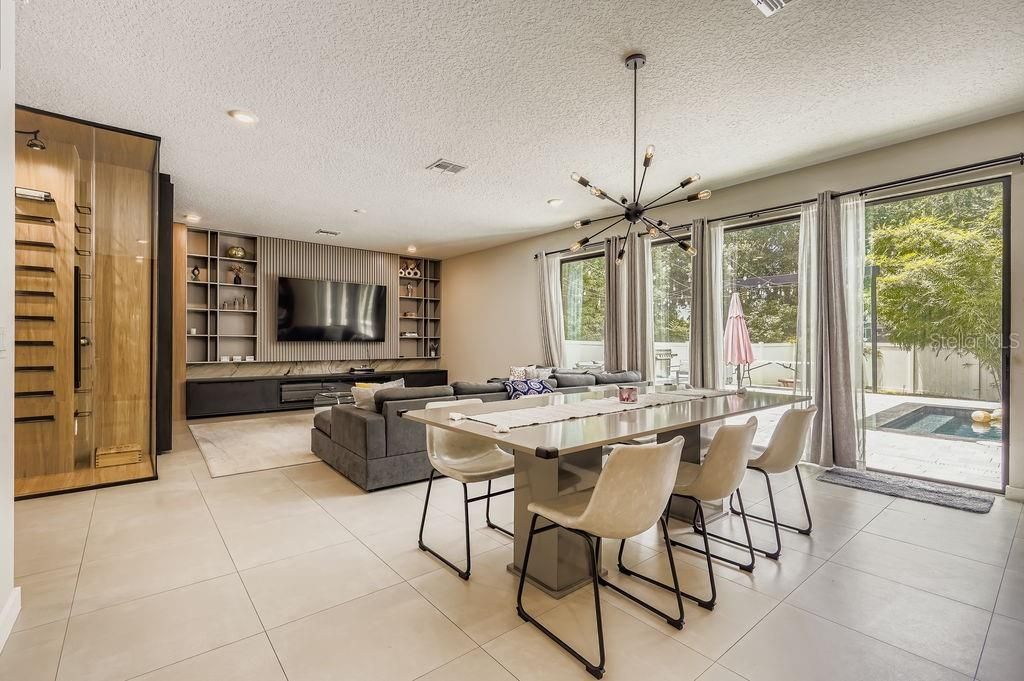 En Venta: $824,990 (4 camas, 3 baños, 2469 Pies cuadrados)