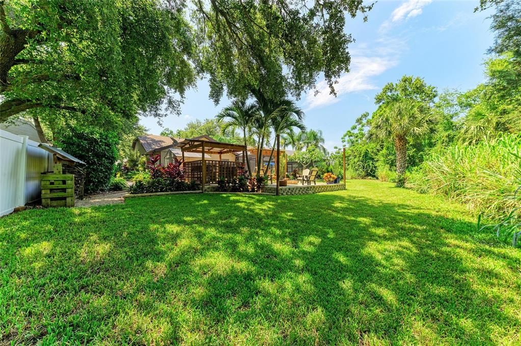 Под контрактом: $795,000 (3 спален, 2 ванн, 2341 Квадратных фут)