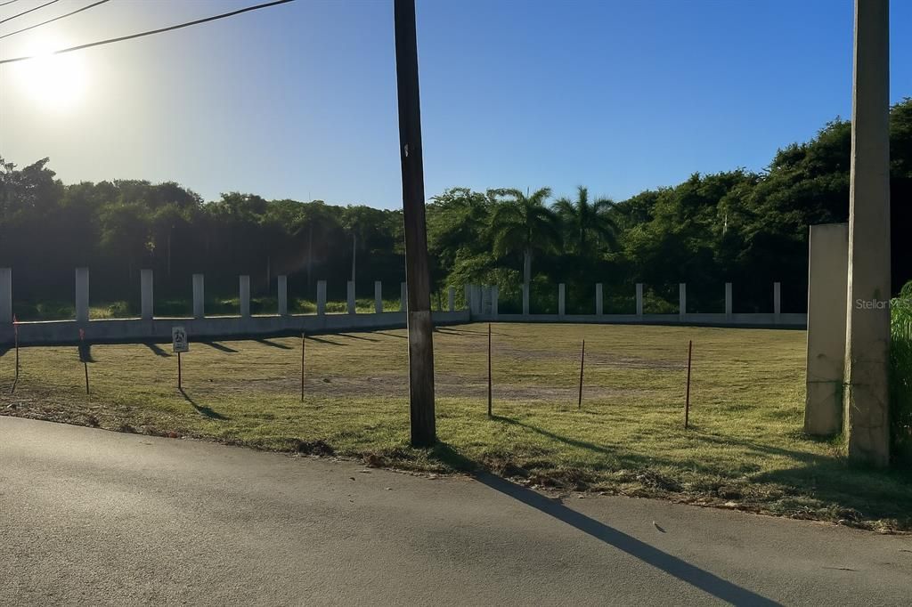 На продажу: $845,000 (0.24 acres)