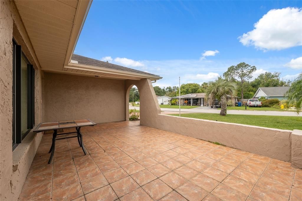 For Sale: $297,500 (2 beds, 2 baths, 1533 Square Feet)