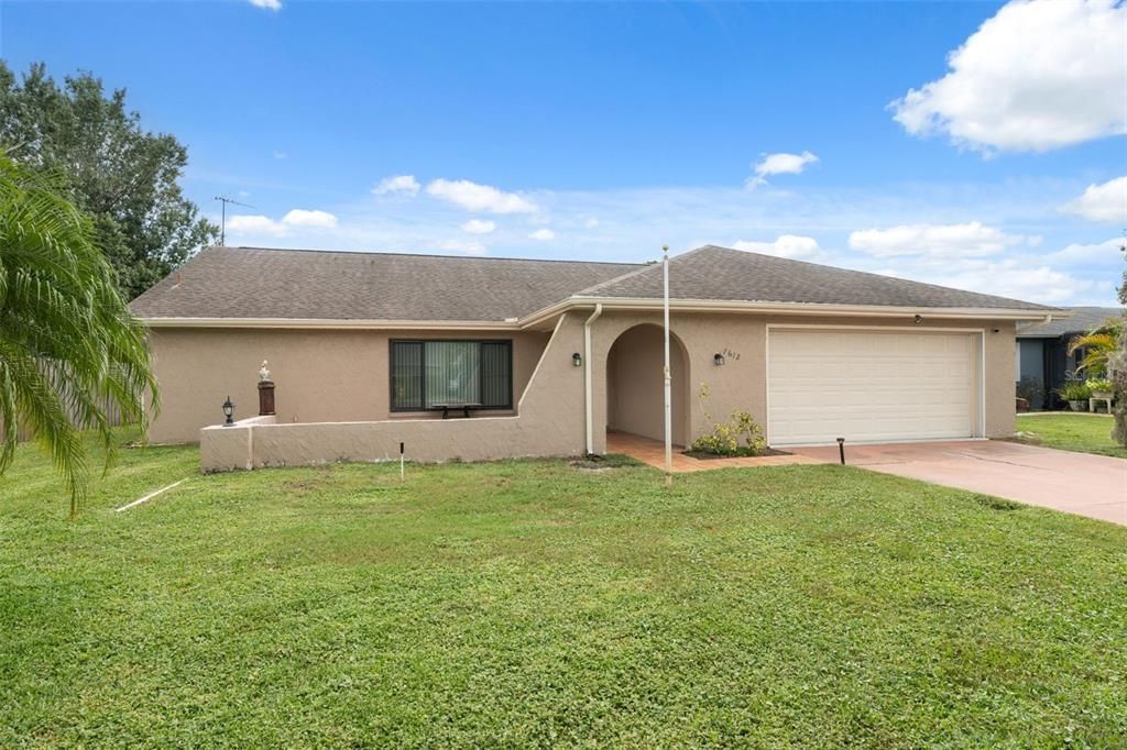 For Sale: $297,500 (2 beds, 2 baths, 1533 Square Feet)