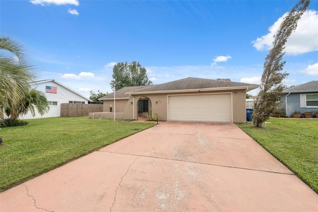 For Sale: $297,500 (2 beds, 2 baths, 1533 Square Feet)