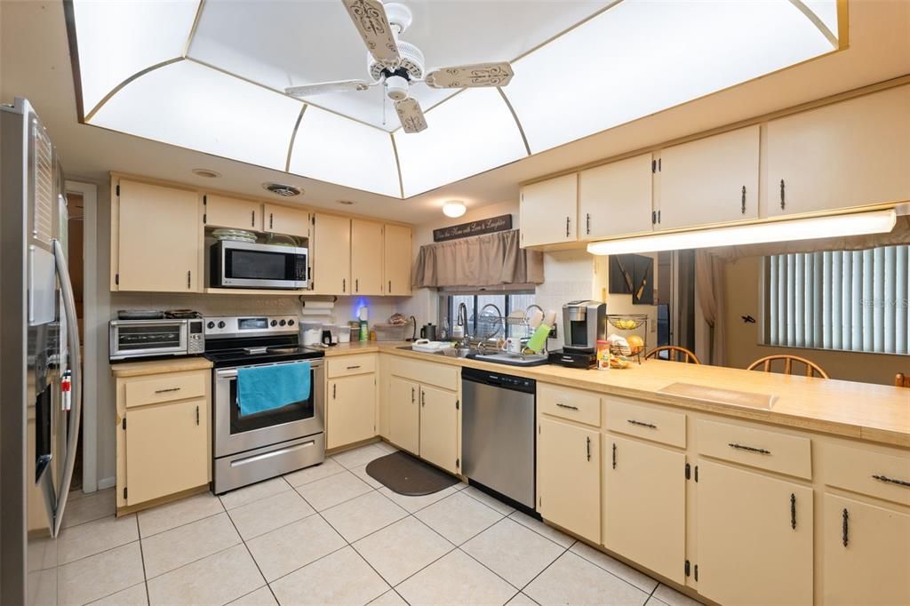 For Sale: $297,500 (2 beds, 2 baths, 1533 Square Feet)