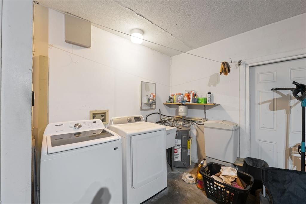 For Sale: $297,500 (2 beds, 2 baths, 1533 Square Feet)