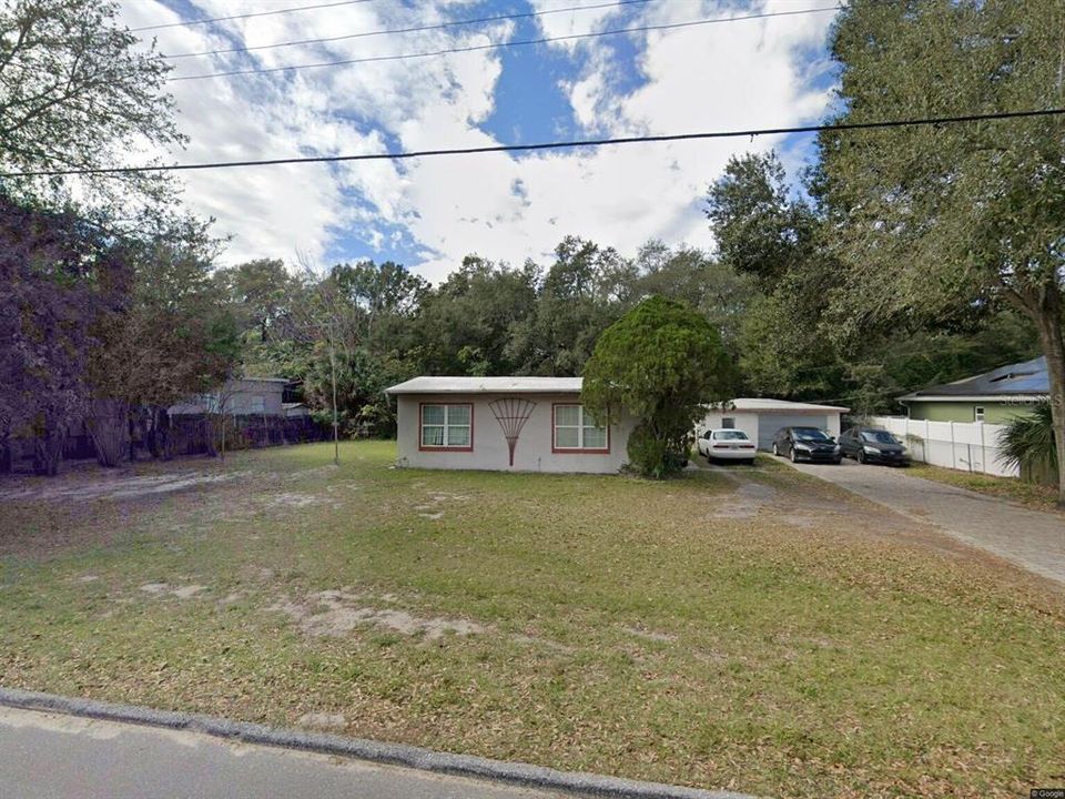 Recently Sold: $215,100 (2 beds, 1 baths, 812 Square Feet)