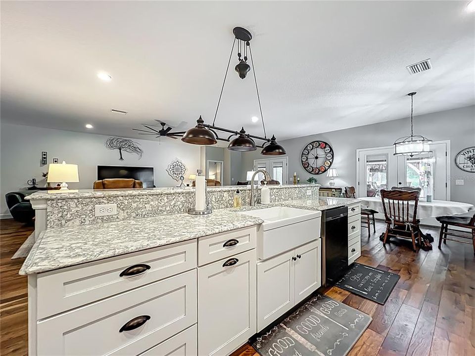 For Sale: $624,900 (3 beds, 2 baths, 2269 Square Feet)