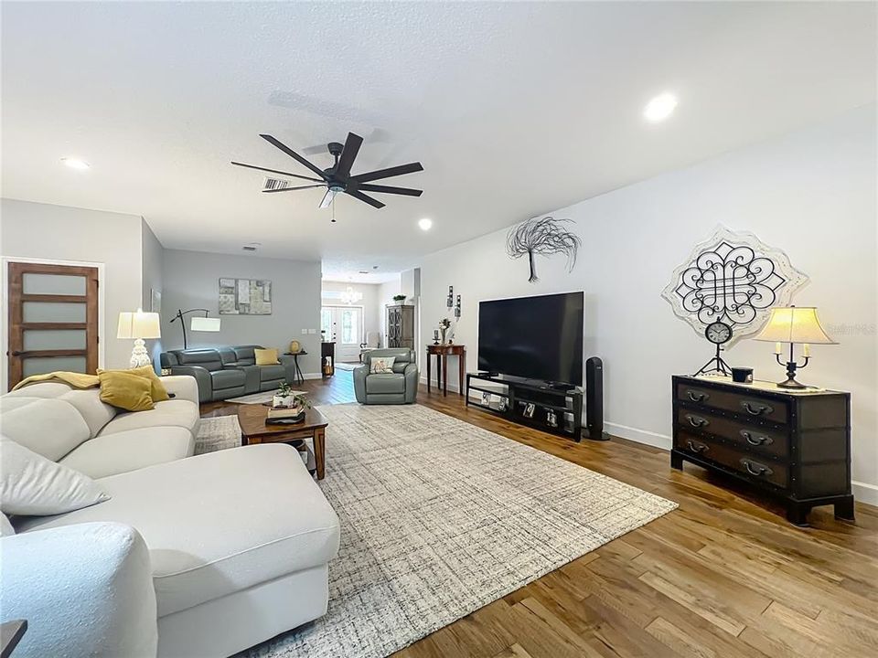 For Sale: $624,900 (3 beds, 2 baths, 2269 Square Feet)