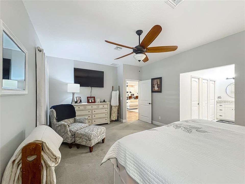 For Sale: $624,900 (3 beds, 2 baths, 2269 Square Feet)