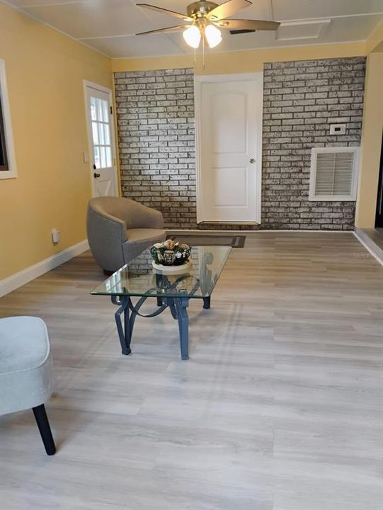 待售: $349,000 (3 贝兹, 1 浴室, 1780 平方英尺)