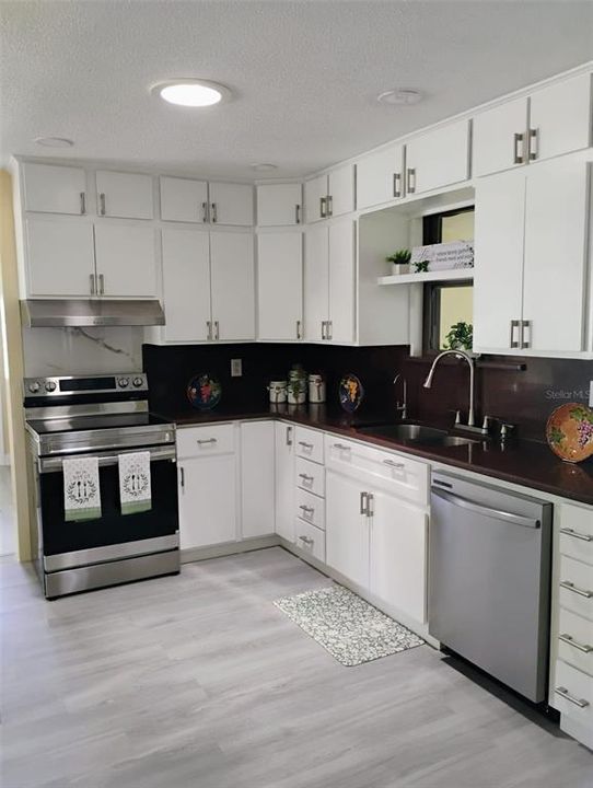 待售: $349,000 (3 贝兹, 1 浴室, 1780 平方英尺)