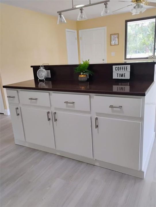 待售: $349,000 (3 贝兹, 1 浴室, 1780 平方英尺)