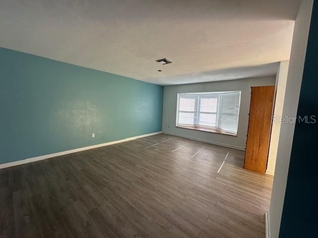 待售: $199,800 (2 贝兹, 2 浴室, 1107 平方英尺)