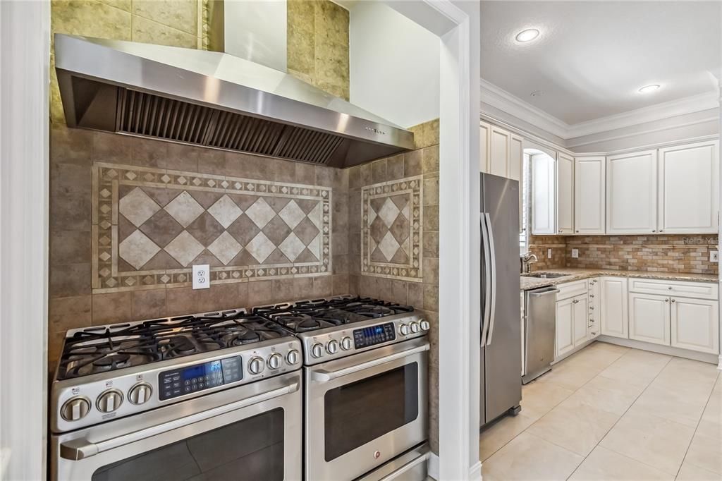 В аренду: $5,500 (5 спален, 3 ванн, 2800 Квадратных фут)