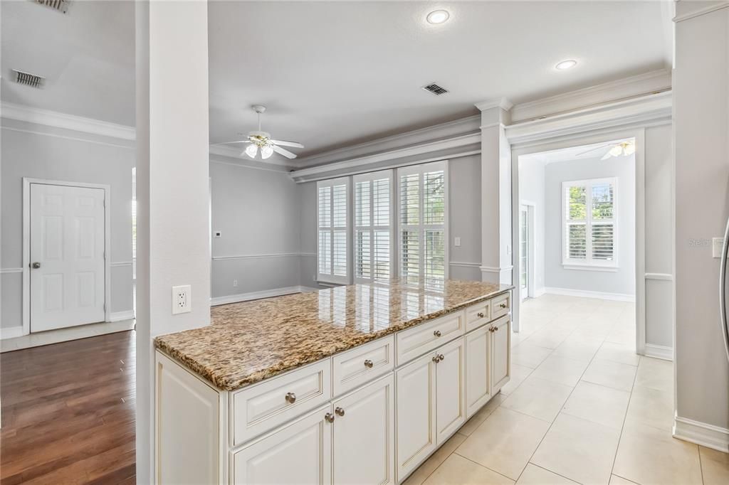 В аренду: $5,500 (5 спален, 3 ванн, 2800 Квадратных фут)