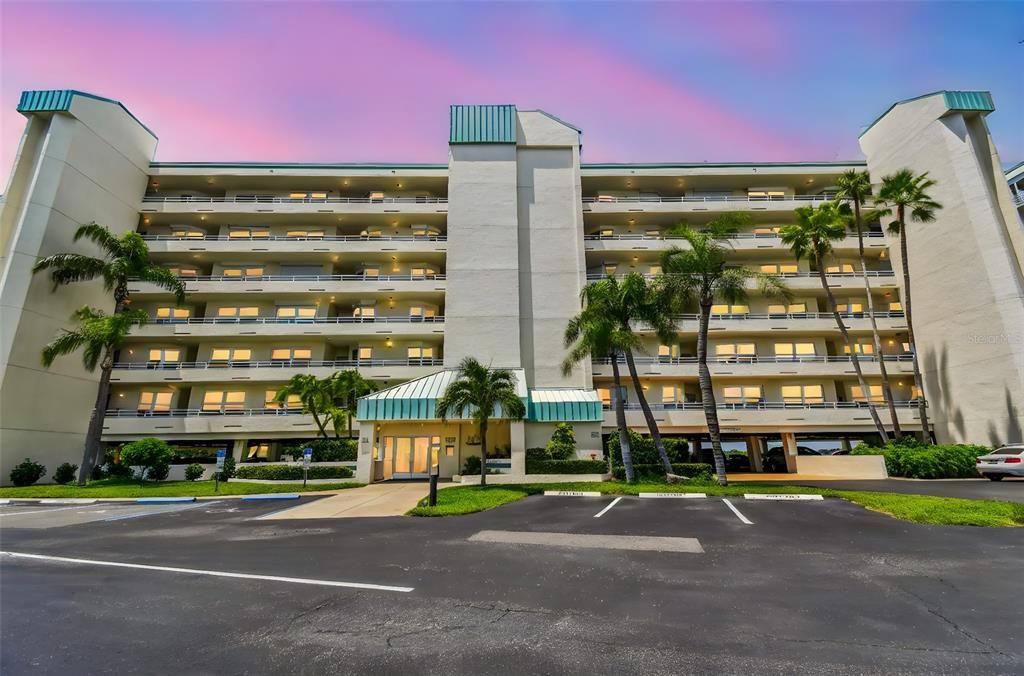 For Sale: $450,000 (2 beds, 2 baths, 1145 Square Feet)