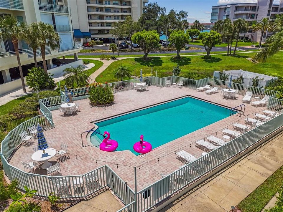 For Sale: $450,000 (2 beds, 2 baths, 1145 Square Feet)