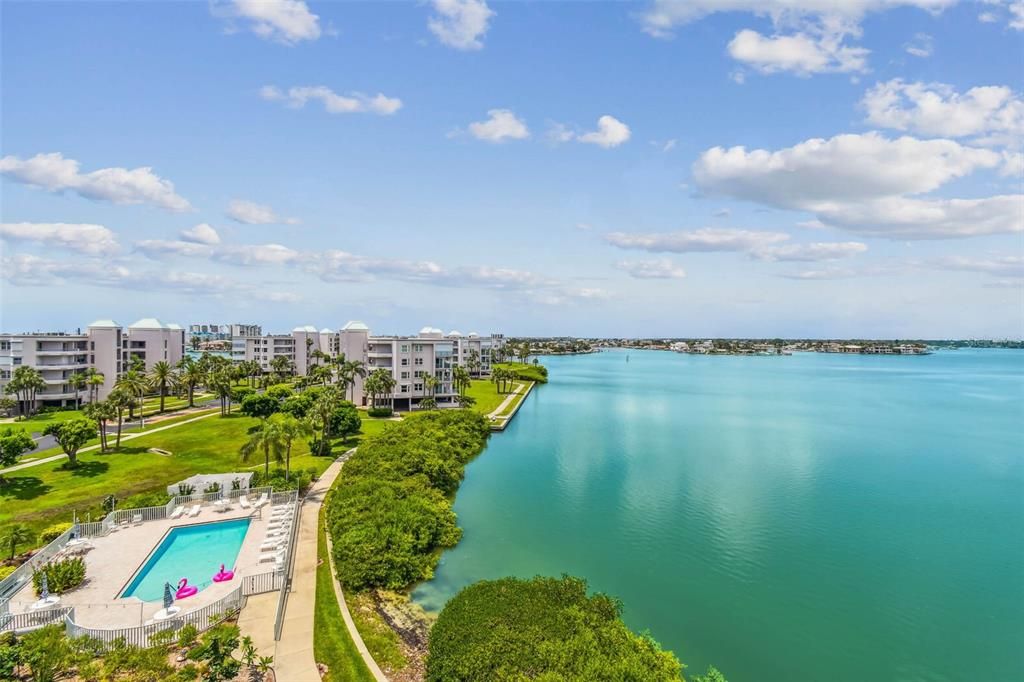 For Sale: $450,000 (2 beds, 2 baths, 1145 Square Feet)