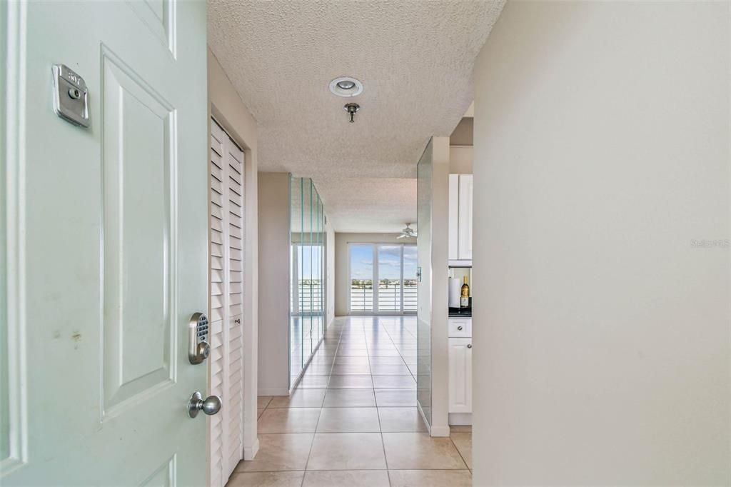 For Sale: $450,000 (2 beds, 2 baths, 1145 Square Feet)