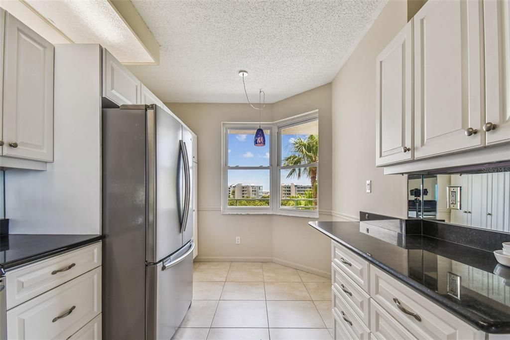 For Sale: $450,000 (2 beds, 2 baths, 1145 Square Feet)