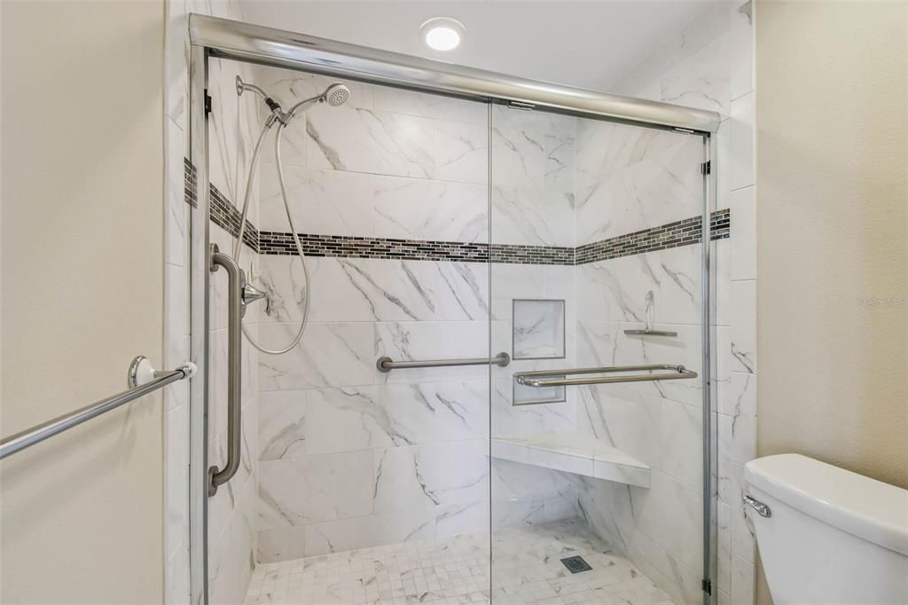 For Sale: $450,000 (2 beds, 2 baths, 1145 Square Feet)