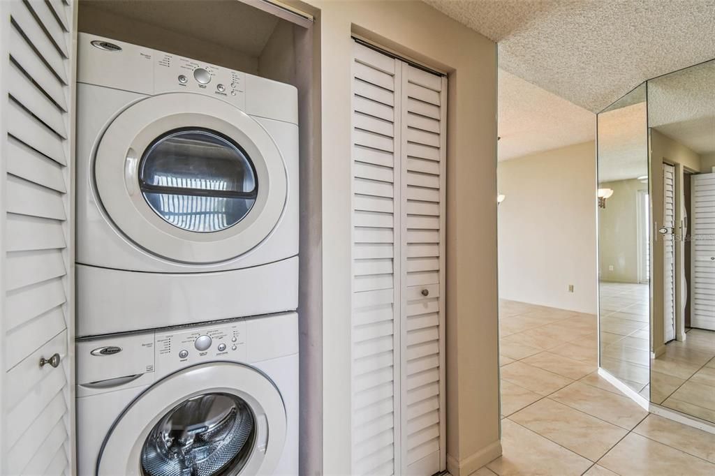 For Sale: $450,000 (2 beds, 2 baths, 1145 Square Feet)