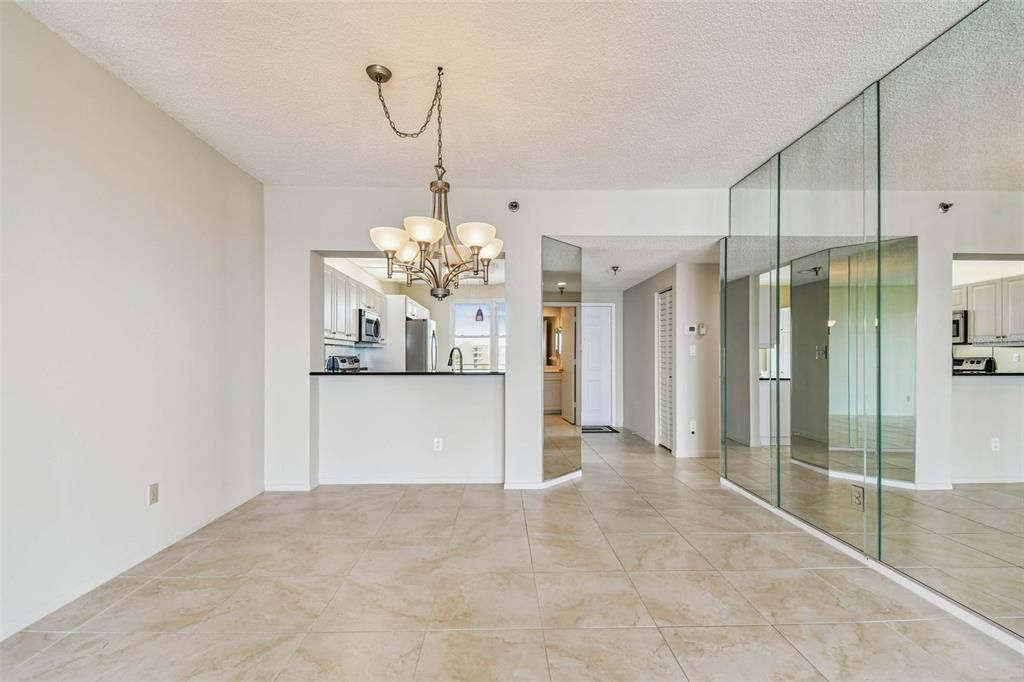 For Sale: $450,000 (2 beds, 2 baths, 1145 Square Feet)