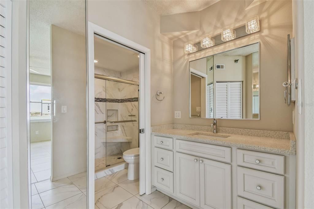 For Sale: $450,000 (2 beds, 2 baths, 1145 Square Feet)