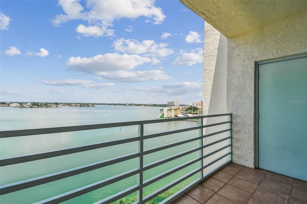 For Sale: $450,000 (2 beds, 2 baths, 1145 Square Feet)