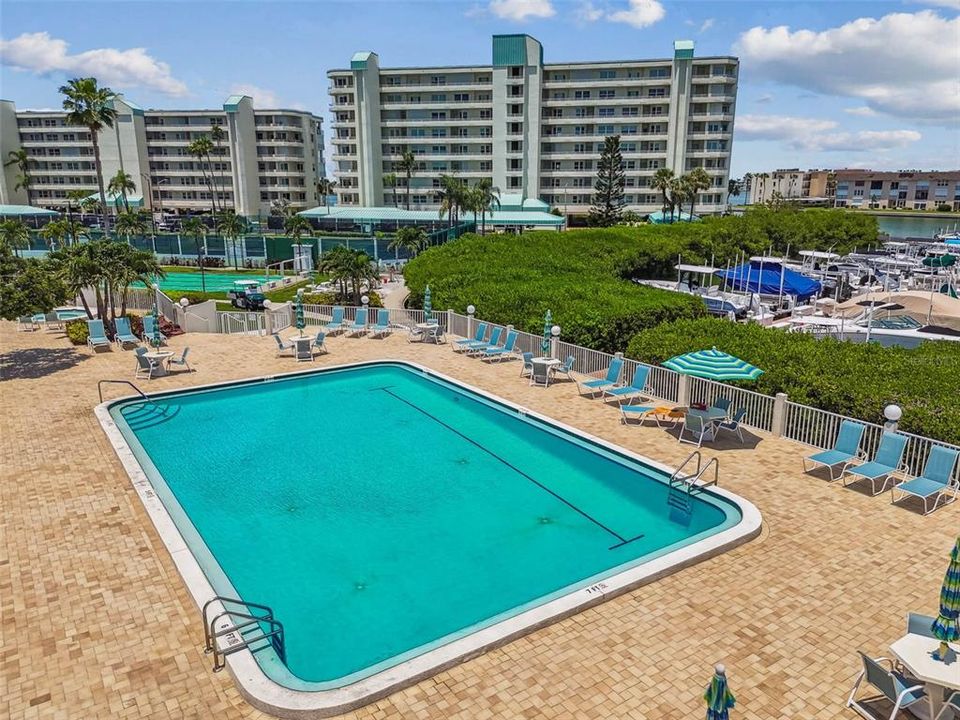 For Sale: $450,000 (2 beds, 2 baths, 1145 Square Feet)