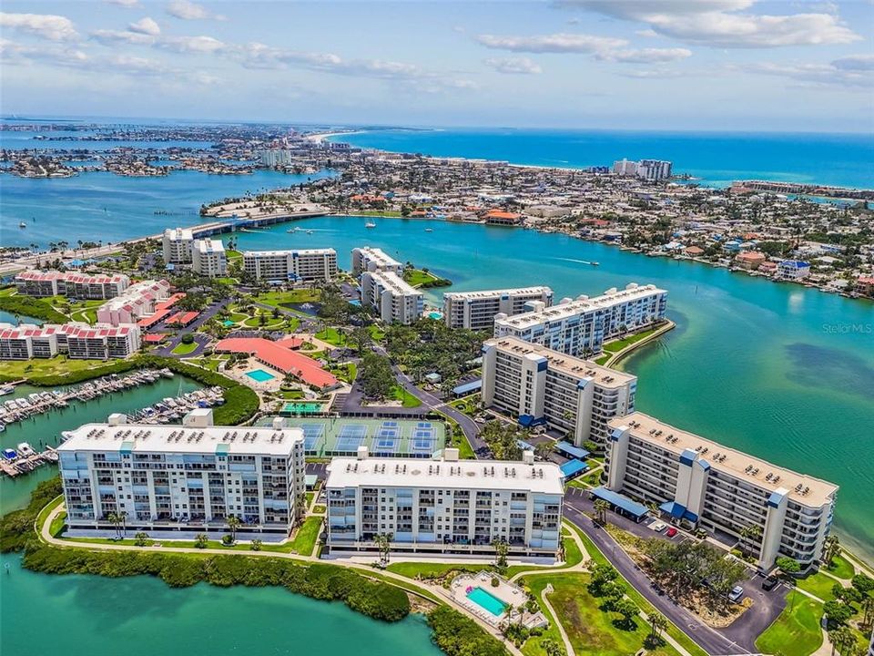 For Sale: $450,000 (2 beds, 2 baths, 1145 Square Feet)