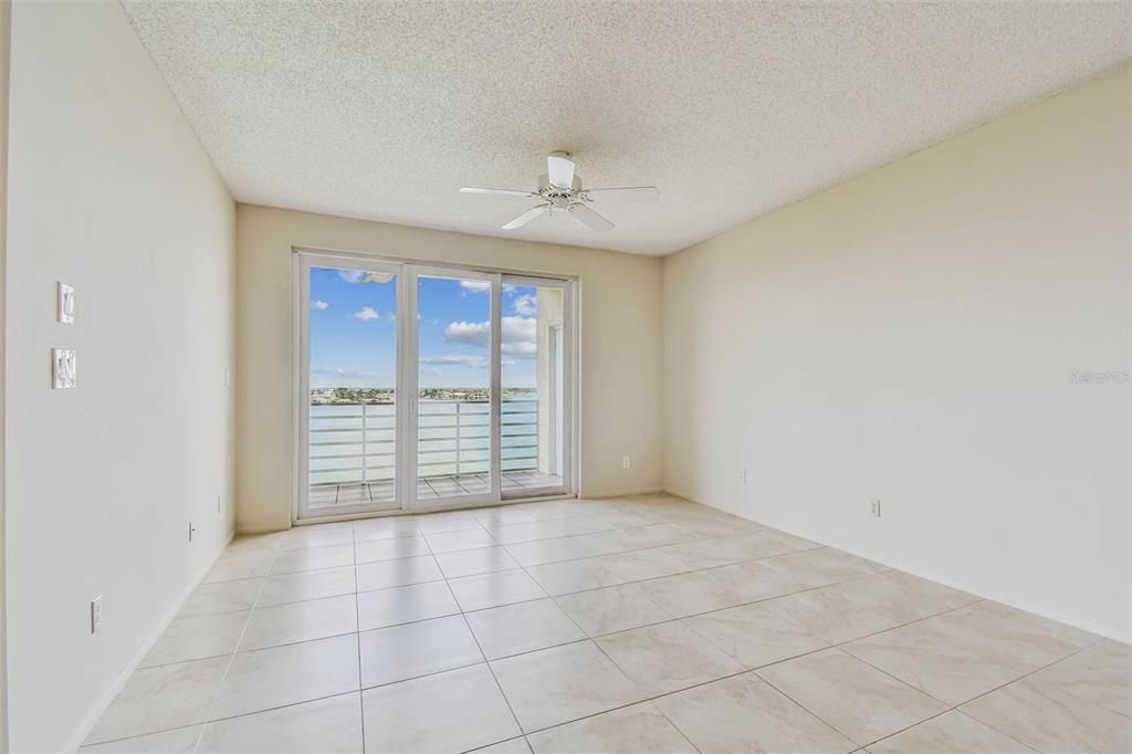 For Sale: $450,000 (2 beds, 2 baths, 1145 Square Feet)