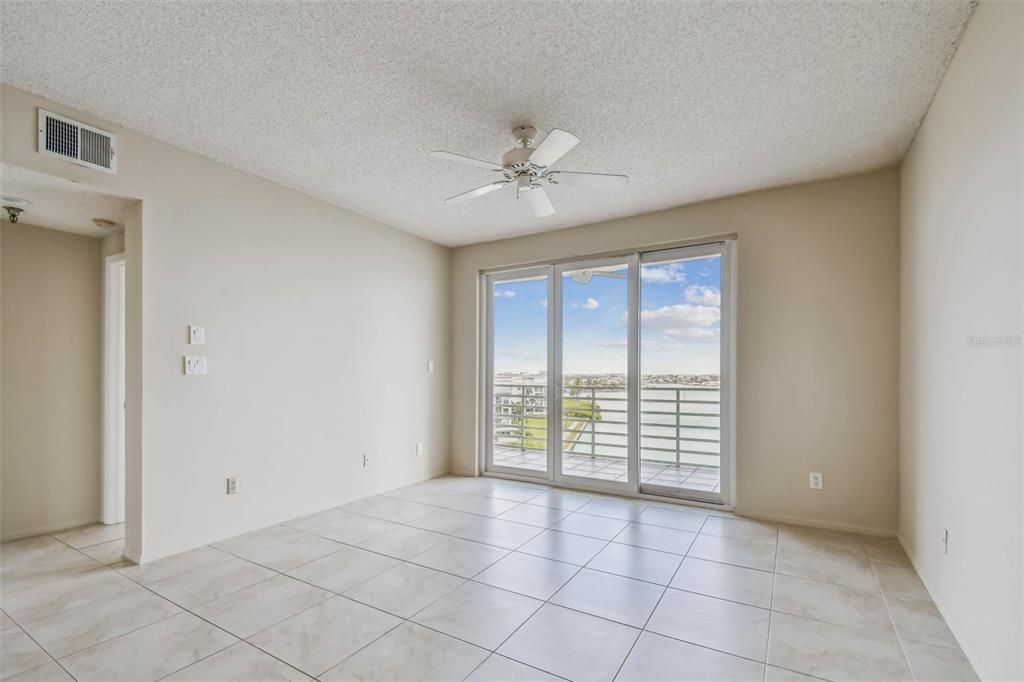 For Sale: $450,000 (2 beds, 2 baths, 1145 Square Feet)