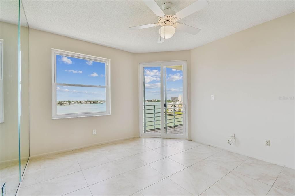For Sale: $450,000 (2 beds, 2 baths, 1145 Square Feet)