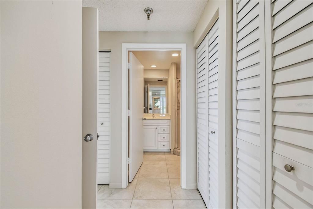 For Sale: $450,000 (2 beds, 2 baths, 1145 Square Feet)