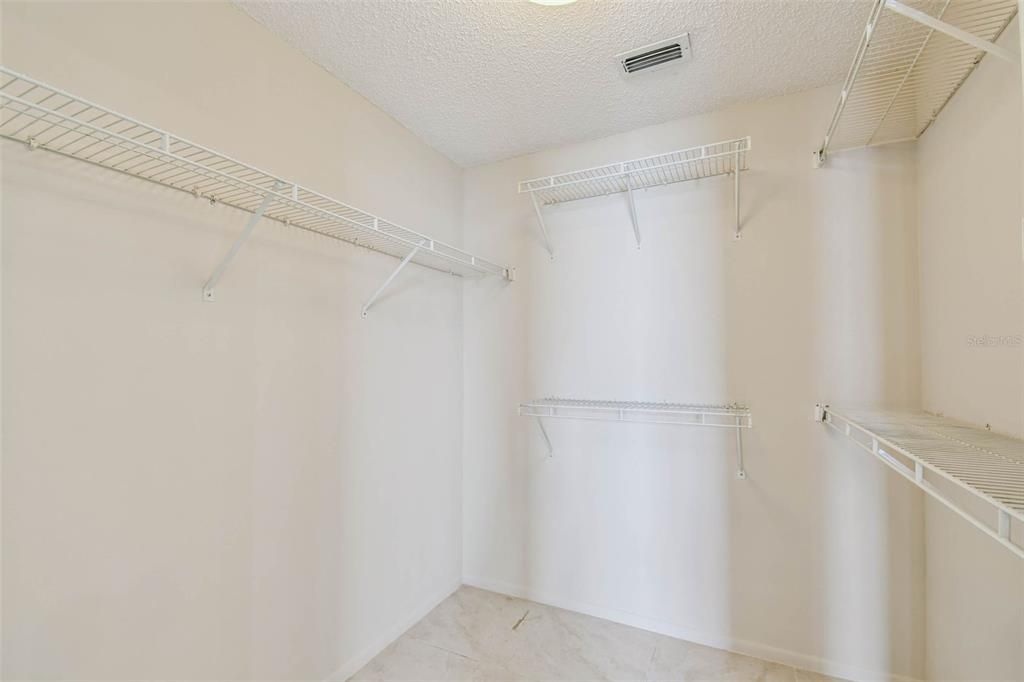 For Sale: $450,000 (2 beds, 2 baths, 1145 Square Feet)