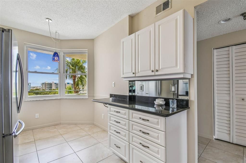 For Sale: $450,000 (2 beds, 2 baths, 1145 Square Feet)