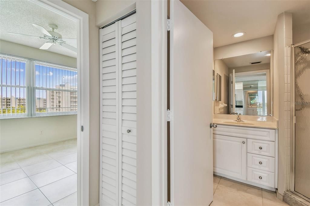 For Sale: $450,000 (2 beds, 2 baths, 1145 Square Feet)
