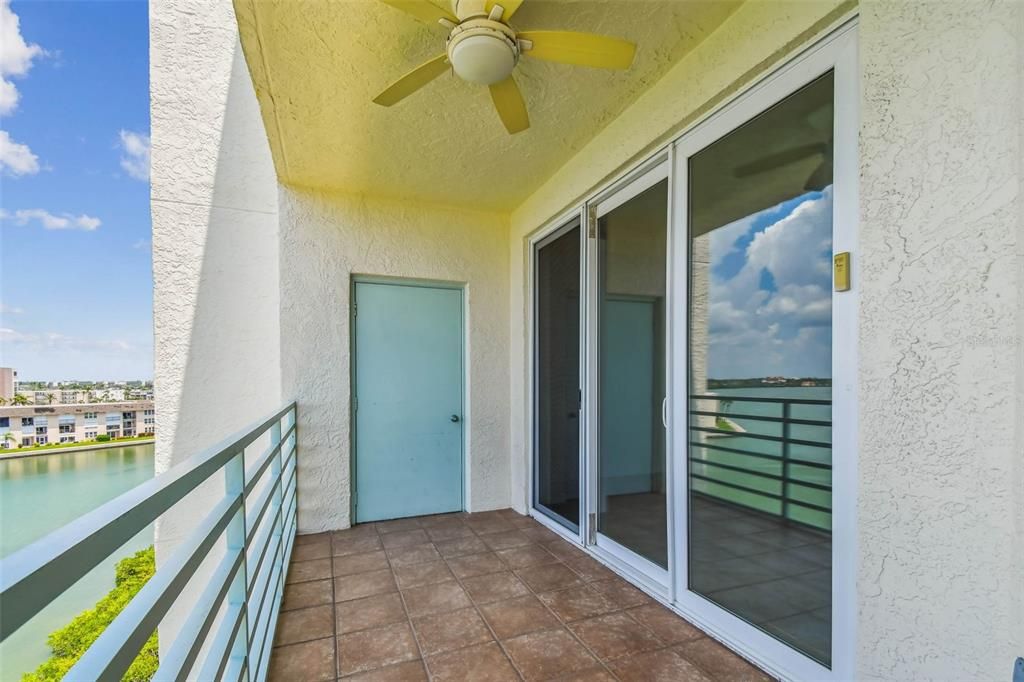 For Sale: $450,000 (2 beds, 2 baths, 1145 Square Feet)