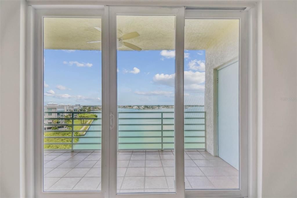 For Sale: $450,000 (2 beds, 2 baths, 1145 Square Feet)
