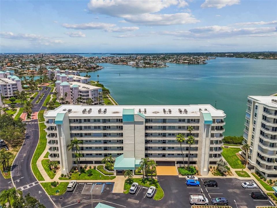 For Sale: $450,000 (2 beds, 2 baths, 1145 Square Feet)
