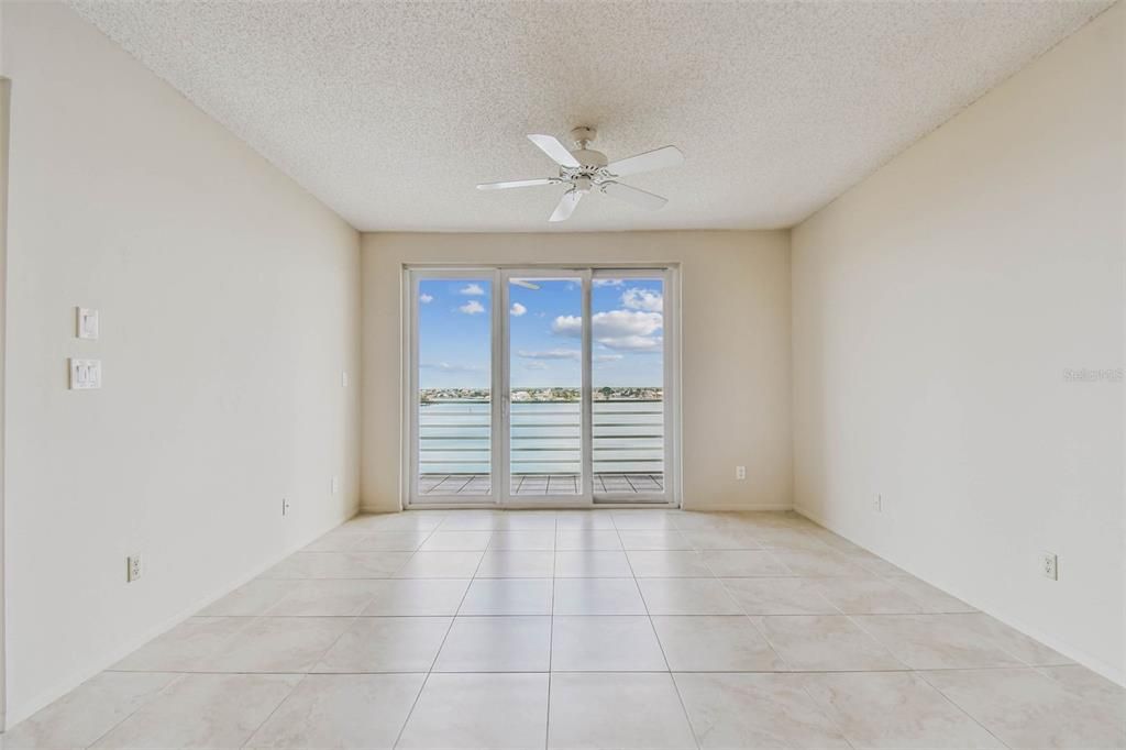 For Sale: $450,000 (2 beds, 2 baths, 1145 Square Feet)