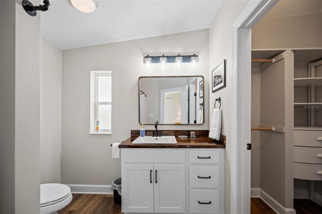 En Venta: $499,900 (3 camas, 2 baños, 1932 Pies cuadrados)