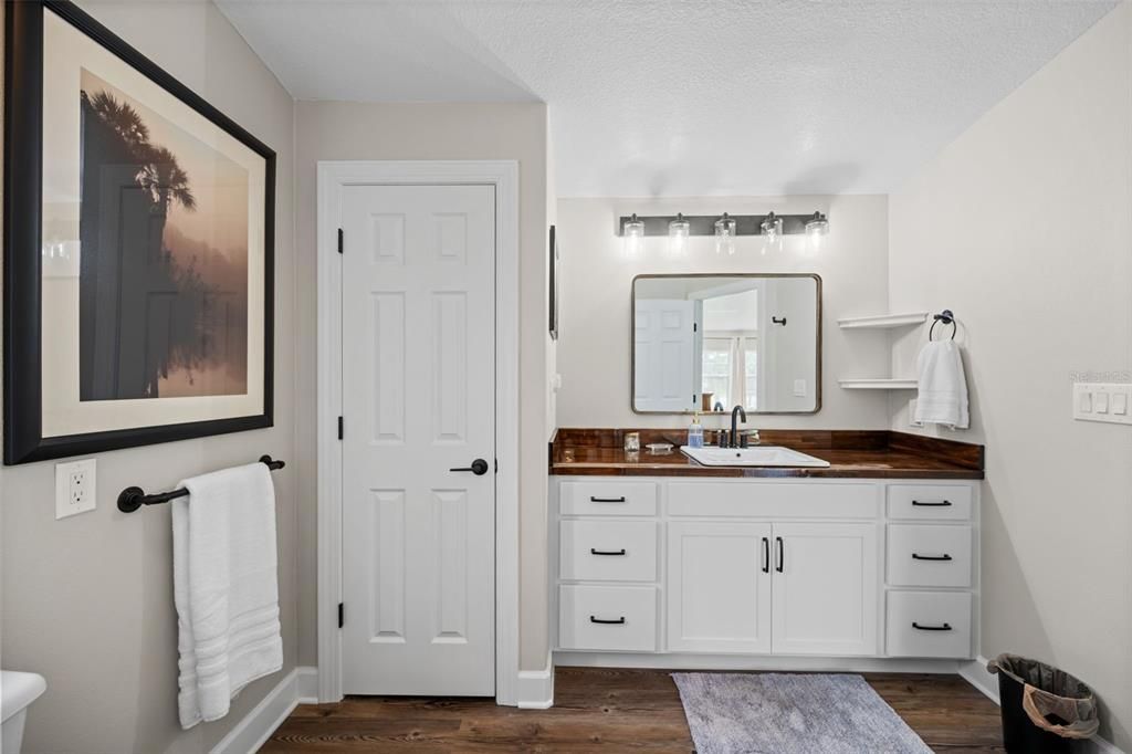 En Venta: $499,900 (3 camas, 2 baños, 1932 Pies cuadrados)