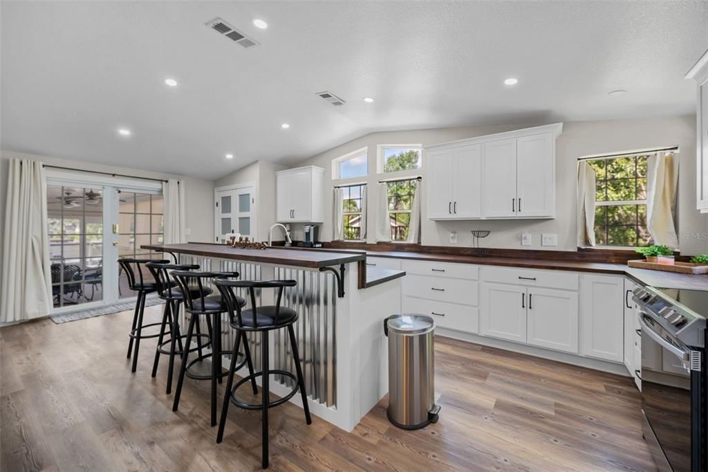 En Venta: $499,900 (3 camas, 2 baños, 1932 Pies cuadrados)