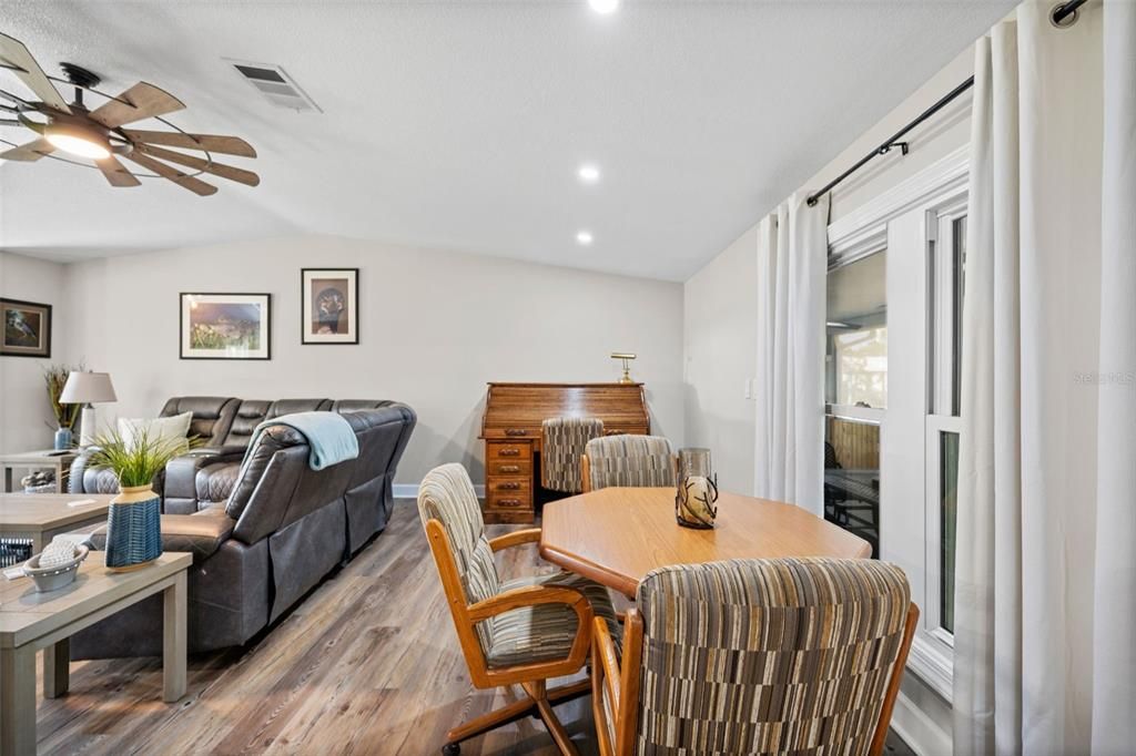 En Venta: $499,900 (3 camas, 2 baños, 1932 Pies cuadrados)