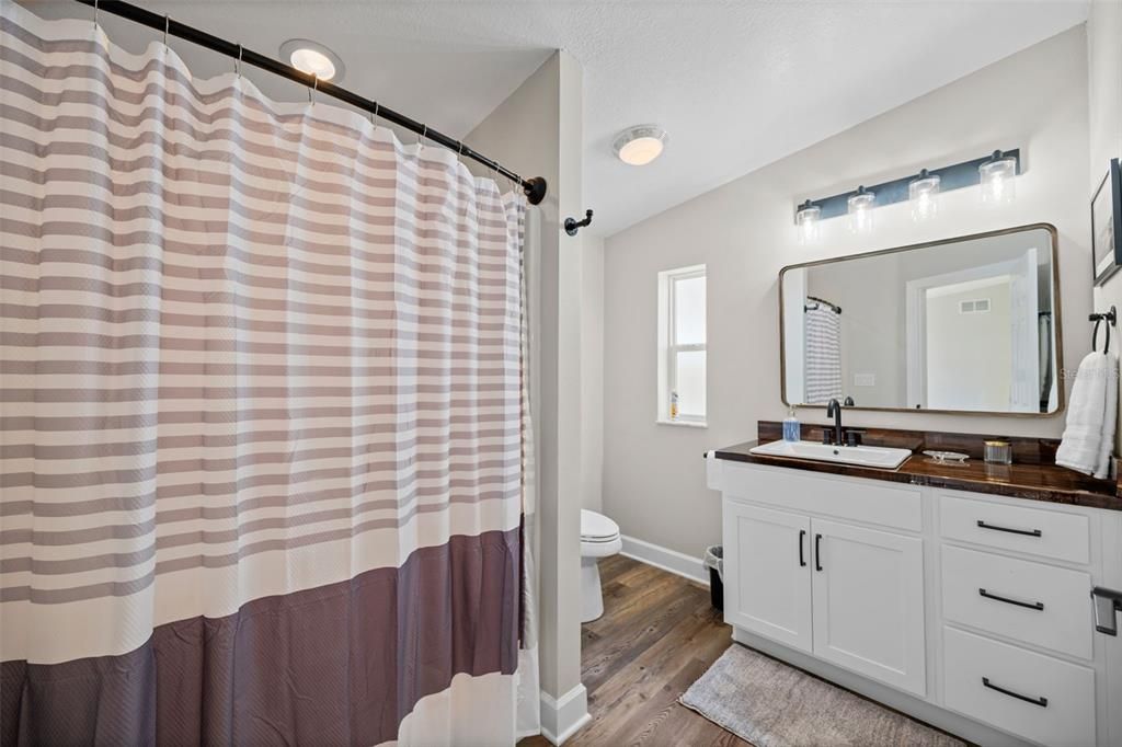 En Venta: $499,900 (3 camas, 2 baños, 1932 Pies cuadrados)