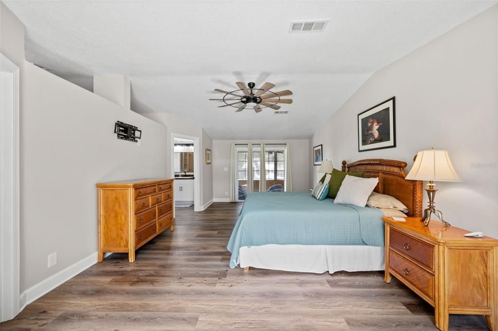 En Venta: $499,900 (3 camas, 2 baños, 1932 Pies cuadrados)